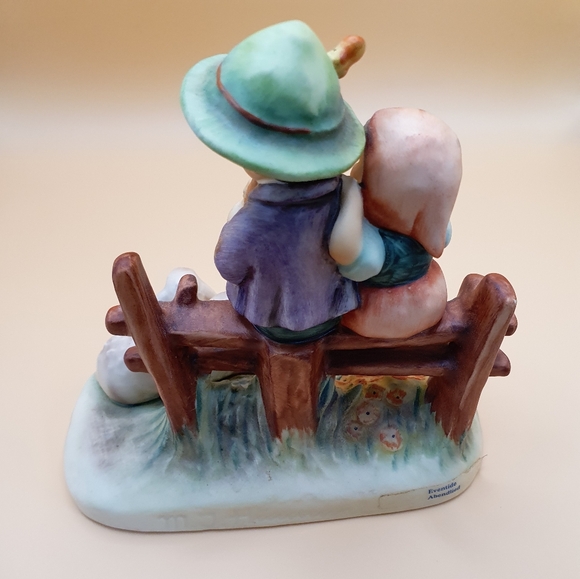 Goebel #99 Enventide figurine - Picture 6 of 7